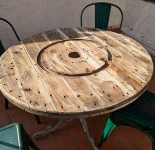 Mesa exterior rústica