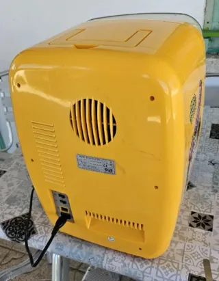 Nevera Pequeña Amarilla Hi-Key