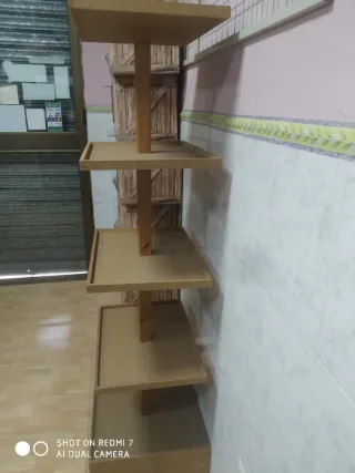 Estantería de madera