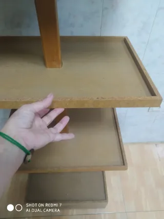 Estantería de madera