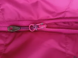 Chaqueta acolchada berenjena