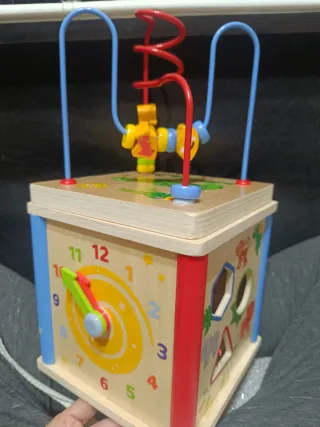 Cubo de actividades de madera para bebé