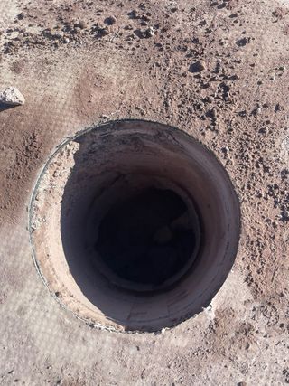 Taladro con soporte y 2 brocas