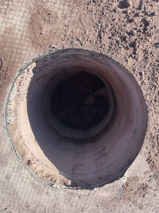 Taladro con soporte y 2 brocas