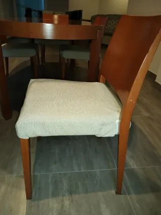 Tavolo da cucina con 4 sedie