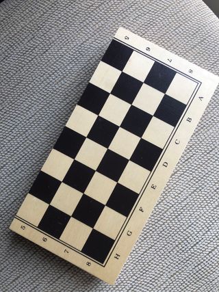 Tablero de ajedrez y damas plegable
