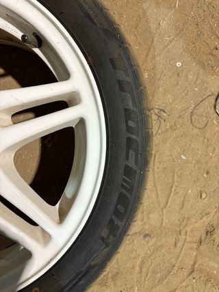 Neumaticos delanteros