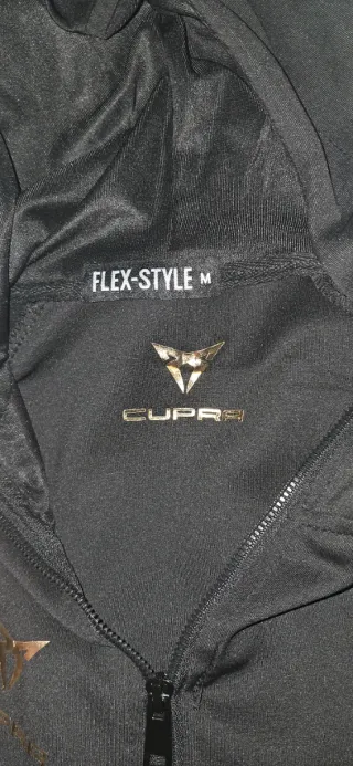 Chándal Cupra Negro y Dorado