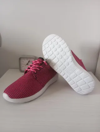 Zapatillas deportivas rosas y negras talla 38