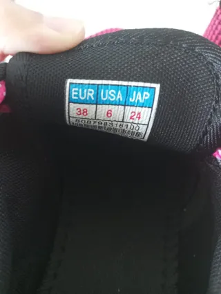 Zapatillas deportivas rosas y negras talla 38