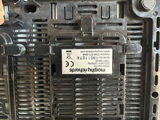 Tostador Morphy Richards Negro y Dorado