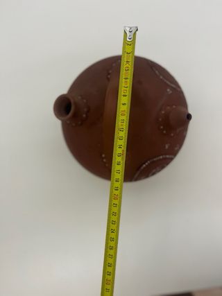 Botijo de barro de Ceclavin con piedras