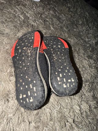 Zapatillas Adidas Running Negras y Rojas