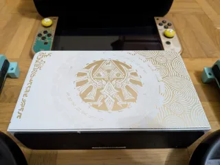 Nintendo Switch OLED Edición Zelda + complementos