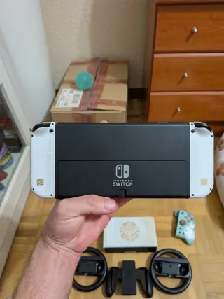 Nintendo Switch OLED Edición Zelda + complementos