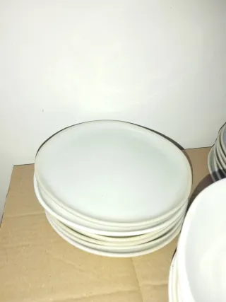 Set 18 Piatti Rustici in Porcellana