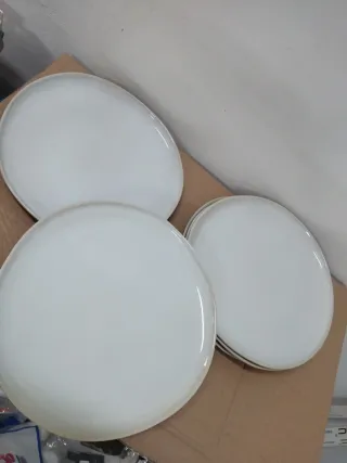 Set 18 Piatti Rustici in Porcellana