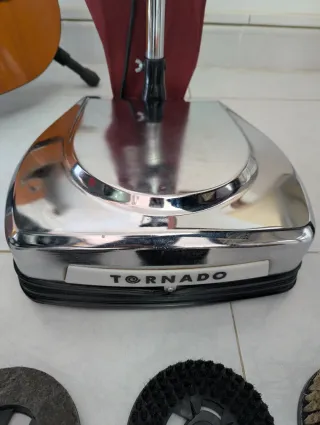 Pulidora Tornado con accesorios