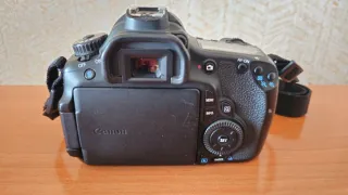 Cámara Canon 60D + Lente 50mm + Accesorios