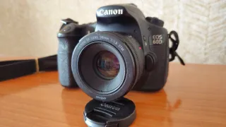 Cámara Canon 60D + Lente 50mm + Accesorios