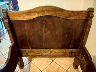Letto singolo in legno fatto a mano