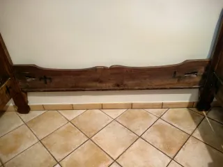 Letto singolo in legno fatto a mano