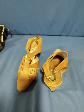 Zapatos de tacón CASPRINI elegantes