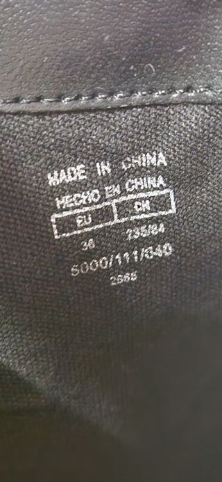 Botines Pull and Bear Piel Tacón Bajo Negros