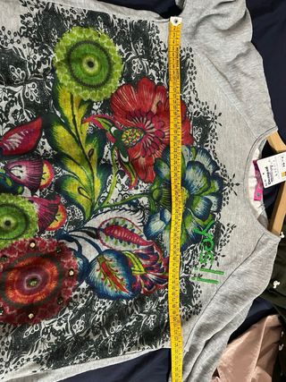 Sudadera Desigual floral gris