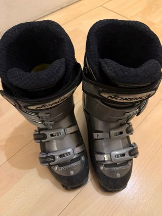 Sci Nordica 152 + scarponi sci Nordica 24/24.5