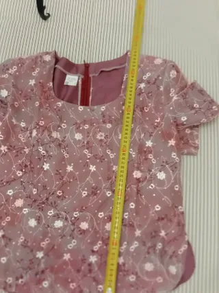 Blusa floral granate y blanco con lentejuelas