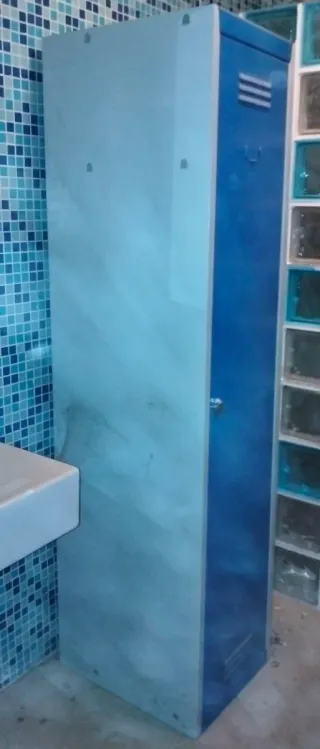 Taquilla metálica azul y gris