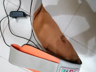 Massaggiatore schiena spalle con presa