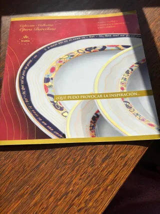 Cafetera Krups y vajilla