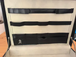 Maleta Vintage Negra con Cerradura Combinada