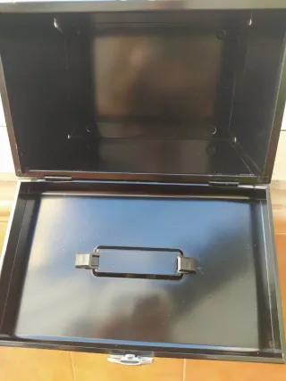 Caja Metálica Negra para Medicinas