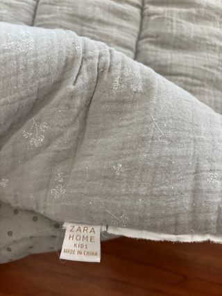 Alfombra de juegos cuadrada Zara Home