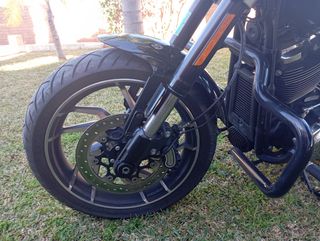 Harley Davidson Sport Glide motor 107. Año 2019