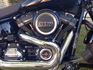 Harley Davidson Sport Glide motor 107. Año 2019