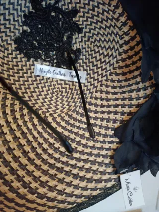 Tocado /sombrero nvitada boda negro y beige