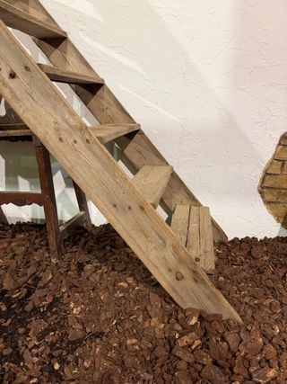 Antigua escalera de madera.