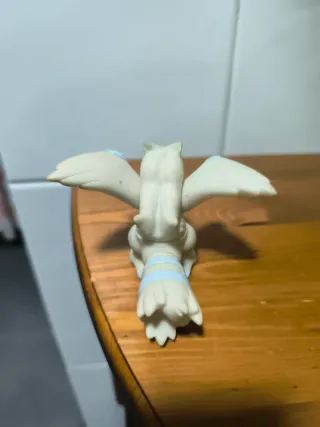 Figura Pokémon Reshiram Dragón Fuego