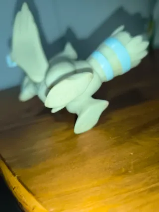 Figura Pokémon Reshiram Dragón Fuego