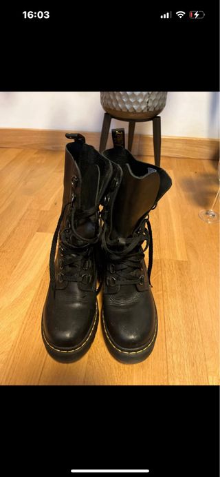 Botas Dr. Martens con plataforma y tacón