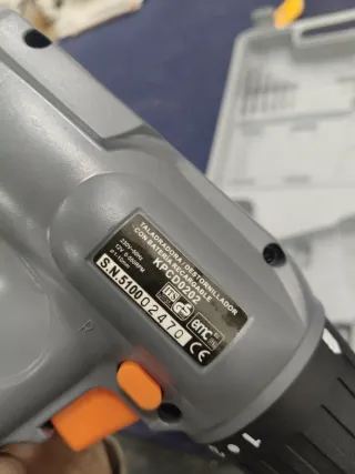 Taladro Atornillador Eléctrico con Maletín