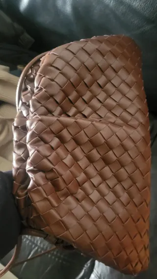 Borsa stile Bottega Veneta intrecciata marrone
