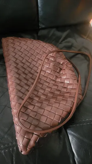 Borsa stile Bottega Veneta intrecciata marrone