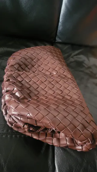Borsa stile Bottega Veneta intrecciata marrone