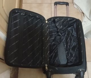 Maleta de viaje negra