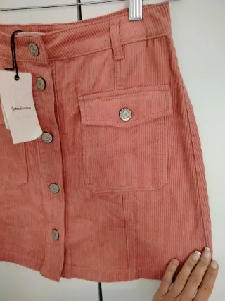 Falda Stradivarius rosa nueva